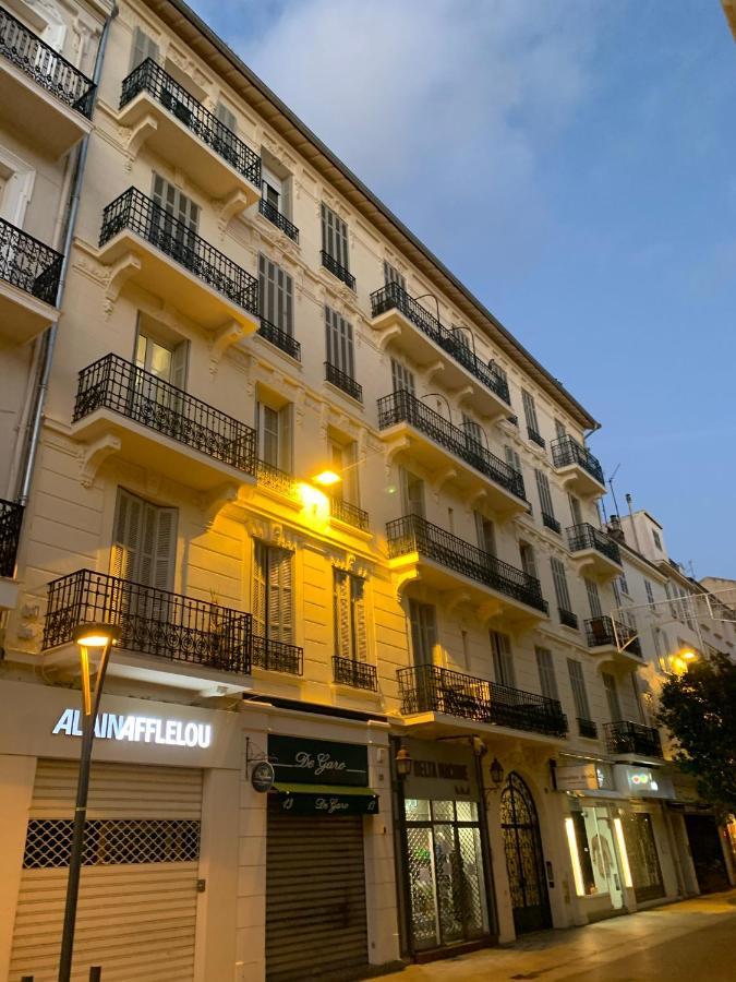 Appartement Superbe 3 pièces refait à neuf classé 4 étoiles avec ascenseur et balcon à pied de la plage et du palais des festivals à Cannes Extérieur photo